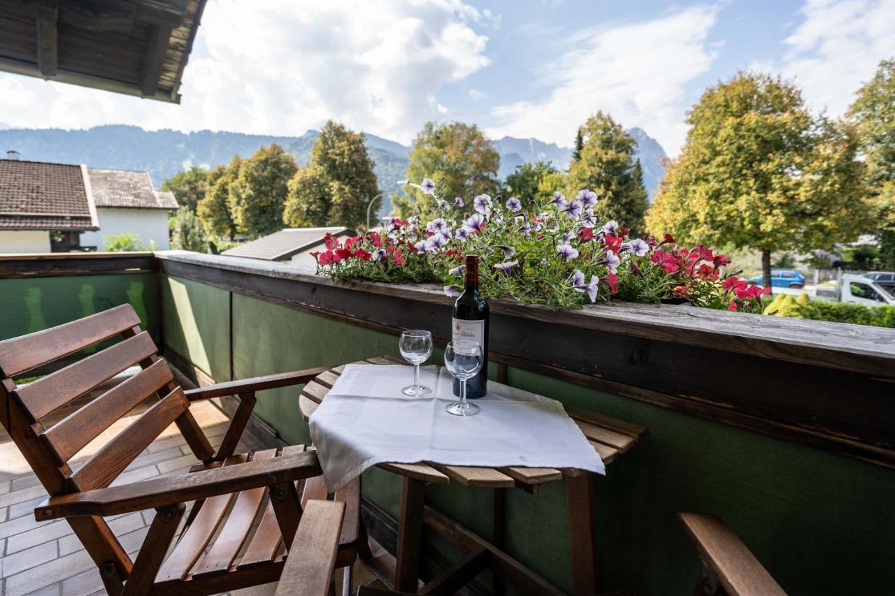 Hotel Garni Brunnthaler Garmisch-Partenkirchen Ngoại thất bức ảnh