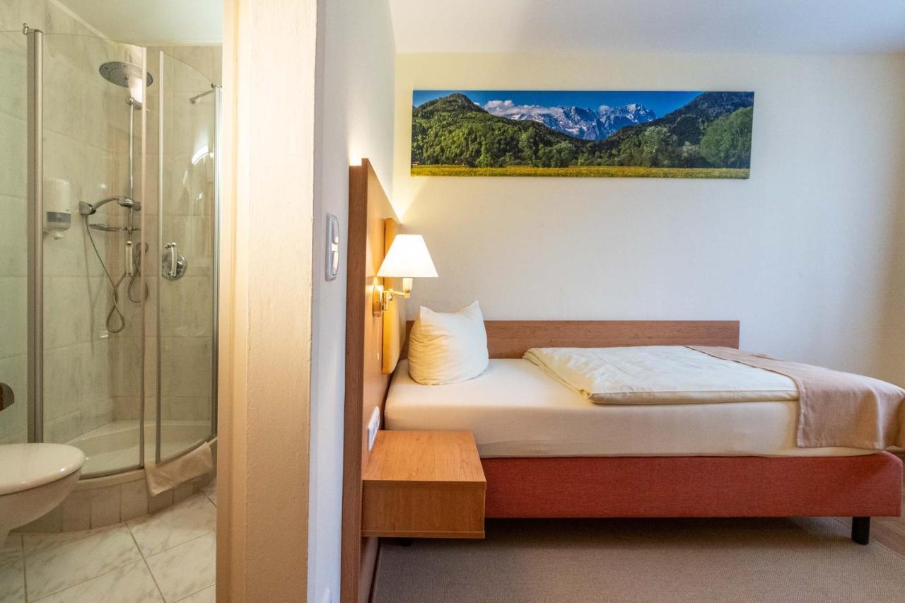 Hotel Garni Brunnthaler Garmisch-Partenkirchen Ngoại thất bức ảnh